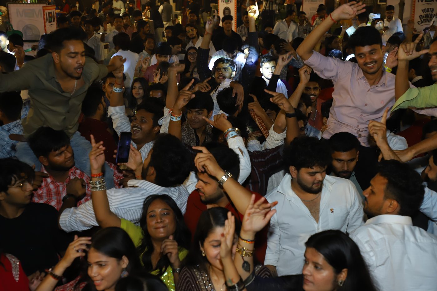 Crowd dancing at the front
